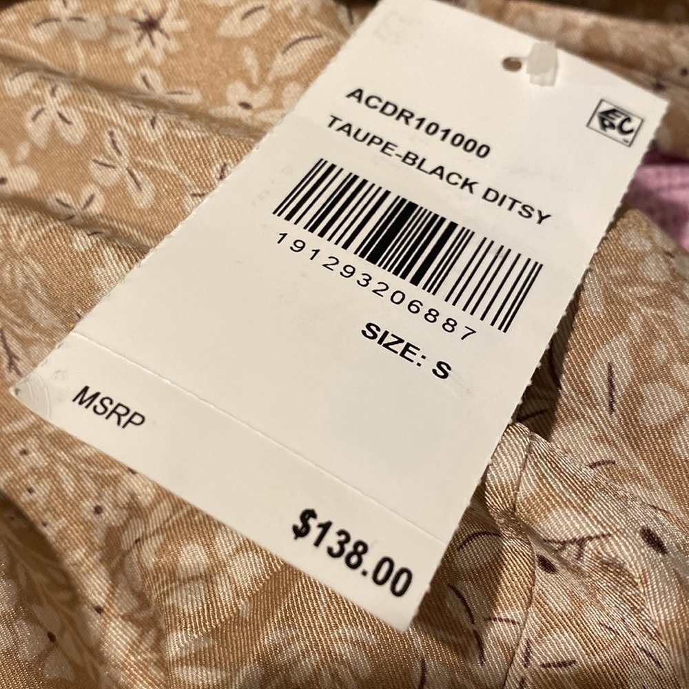 NWT Astr The Label Lainie Long Sleeve Dress. Tie Back. Silky. Size Small. Taupe. - Picture 10 of 11